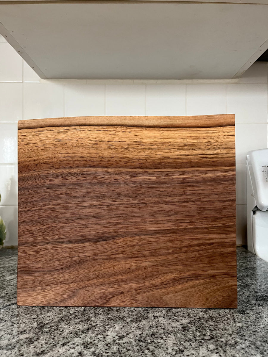 Walnut Magnetic Knife Block - FOR SMALL KNIVES ONLY – 3 Dot Design