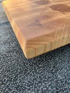 Maple End grain cutting board - 16" x 9 1/2'" x 1 1/2"